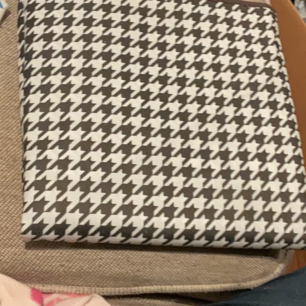 Houndstooth XXXL FOLDABLE Storage Bin with Handles & Zippers 55 gal - Picture 2 of 2